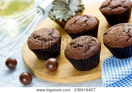 Chocolate Cupcakes, Delicious Homemade Chocolate Cakes With Cracks In Brown Paper Cases