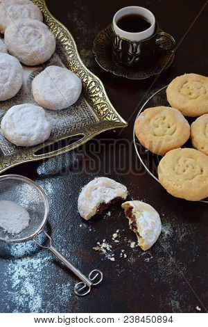 Sesame Shortbread With Date Stuffing. Middle Eastern Cookies. Eid And Ramadan Dates Sweets. Kahk. Ar