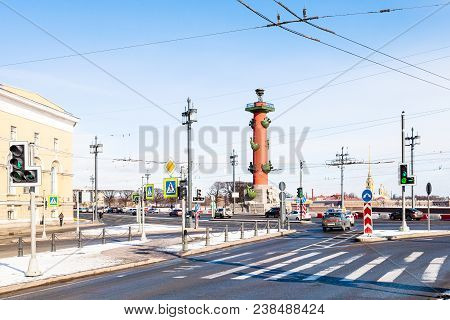 Saint Petersburg, Russia - March 18, 2018: Crossroad Of Universitetskaya Embankment And Birzhevaya P