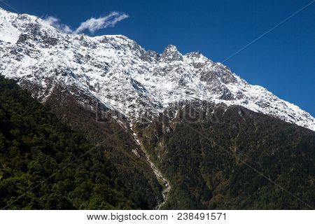 Image Of Mansiri Himal Range On The Annapurna Circuit Trek In Nepal. Amazing Views Of Snow Capped Pe