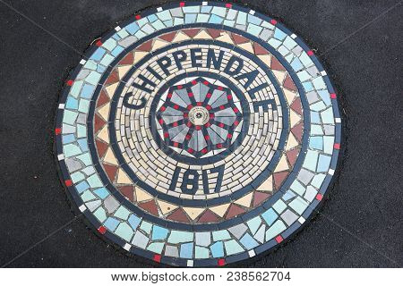 Sydney, Australia - April 25, 2016: Decorative Round Plate With Mosaic Art In Chippendale Suburb Of 