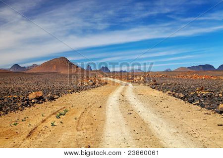 Road i Sahara-ørkenen, Hoggar, Algeriet