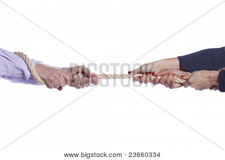 A nő kezét húzza egy kötélen, versenyző egy ember (szelektív összpontosít) csoport