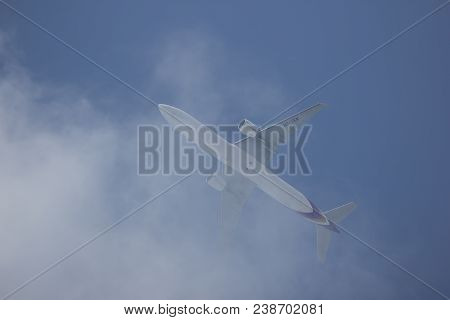 Boeing 777-300 Of Thai Airway.