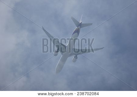 Boeing 777-300 Of Thai Airway.