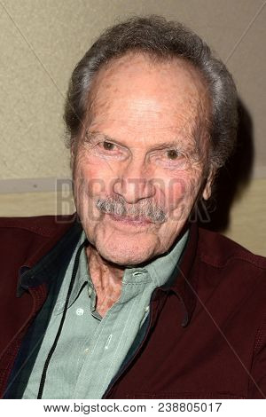 LOS ANGELES - APR 28:  H. M. Wynant at The Hollywood Show at Westin LAX on April 28, 2018 in Los Angeles, CA