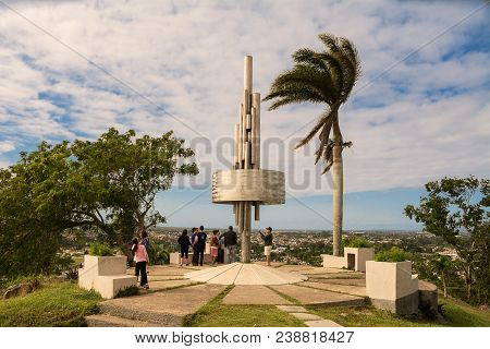 Santa Clara, Cuba - December 10, 2017: Monument Of The Lomo Del Capiro In Santa Clara With Tourist I