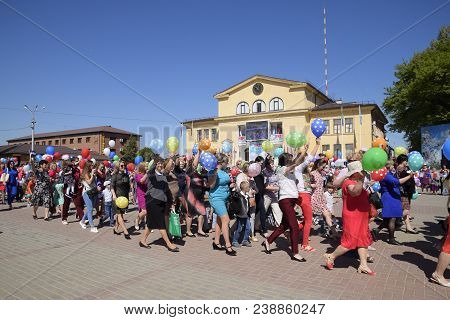 Slavyansk-on-kuban, Russia - May 1, 2018: Celebrating The First Of May, The Day Of Spring And Work. 