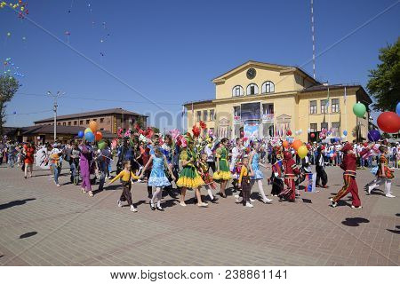 Slavyansk-on-kuban, Russia - May 1, 2018: Celebrating The First Of May, The Day Of Spring And Work. 