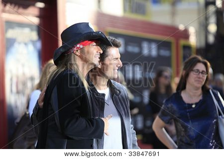 LOS ANGELES - juin 8: Bret Michaels, Tom Cruise à la première de « Rock of Ages » Los Angeles tenue à Gr