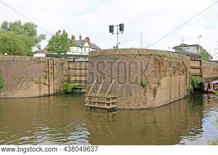 Lock On The Worcester And Birmingham Canal In Worcester