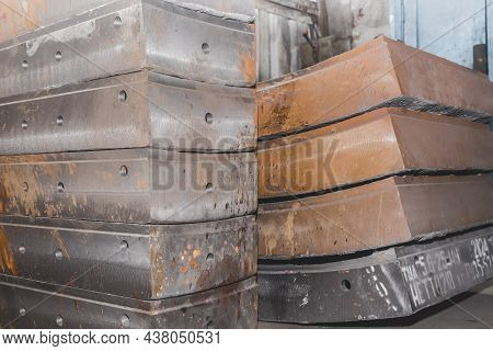 Cast Iron Tubing Reinforced Concrete Cast Products For Lining Distillation Tunnels And Underground S