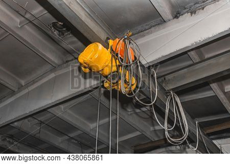 Electric Winch Hoist Lifting Mechanism Industrial Telfer And Equipment With Rope.