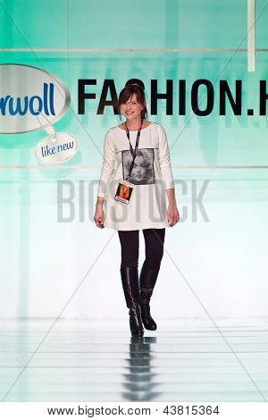 ZAGREB, Kroatien - März 15: Modedesignerin Marina Obradovic nach der Präsentation ihrer collecti