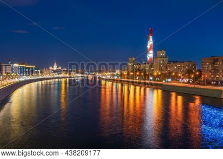 View On The Moscow River, Berezhkovskaya And Savvinskaya Embankments In The Evening, Summer Urban Ci