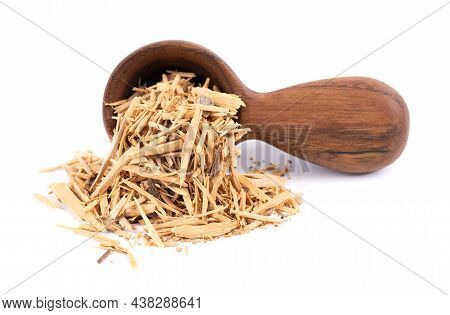 Muira Puama Herbal Tea In Wooden Spoon, Isolated On White Background. Natural Potency Wood, Medicina