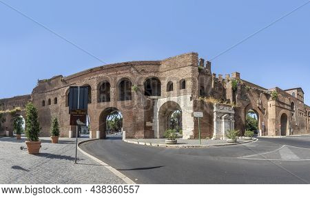 Rome, Italy - July 31, 2021: Old Town Wall In Rome With Gate, Italy.
