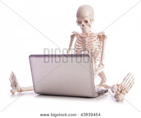 Csontváz működő-ra laptop