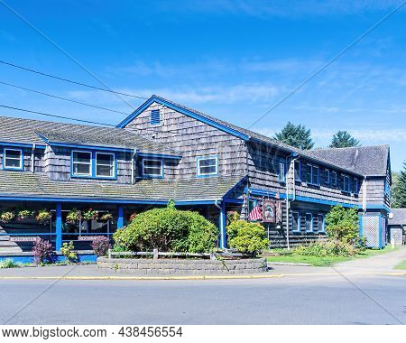 Forks, Wa - Usa - Sept. 21, 2021: Horizontal View Of Kalaloch Lodge At Olympic National Park