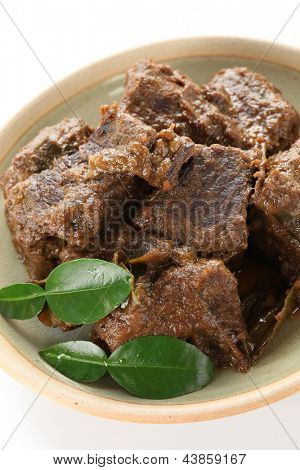 Rendang wołowiny, dania kuchni indonezyjskiej
