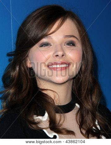 LOS ANGELES - MAR 20: Chloe Moretz ankommer til den amerikanske lancering af Blackberry Z10 Smartphone på den
