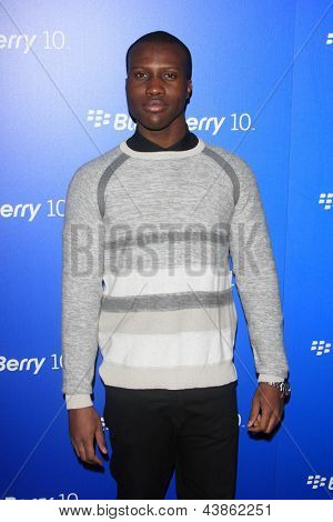 LOS ANGELES - MAR 20: Amadou Ly ankommer til den amerikanske lancering af Blackberry Z10 Smartphone på Ce