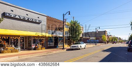 Paragould, Arkansas, Usa - October 18, 2021:the Old Business District Along Pruett Street
