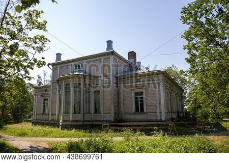 Sortavala, Russia - July 11, 2021: Ancient Wooden House In The Town Of Sortavala, Republic Of Kareli