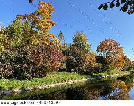 An Early Autumn Landscape Along The Glatt River And Its Embankment In The City Of Zürich (zuerich Or