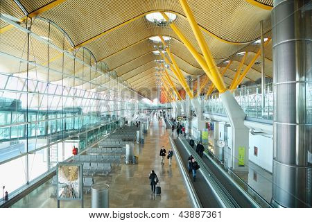 -7 Marzo: Madrid Aeroporto di MADRID Barajas edificio 7 marzo 2012 a Madrid, Spagna. Madrid Barajas 
