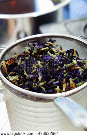 Dried Butterfly Pea, The Process Of Making Butterfly Pea Juice By The Traditional Thai Method.