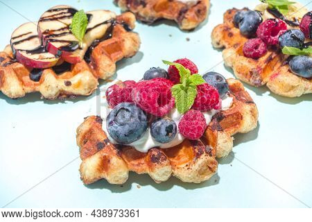 Modern Dessert Croffle