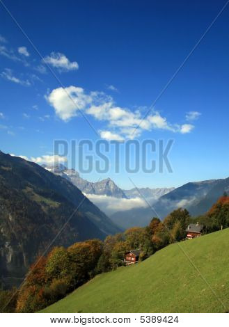 Alpine Ansicht in der Nähe von Elm (Schweiz)