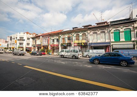 SINGAPORE - NOVEMBER 05, 2012: Geylang district. Architecture Singapore diverse, it varies ranges from the colonial period to the forms of modern architecture, including trends from around the world. 