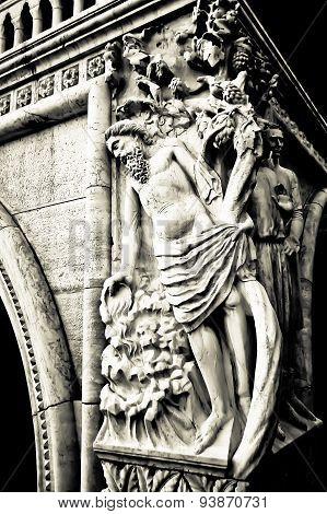 Statue near the Bridge of Sighs
