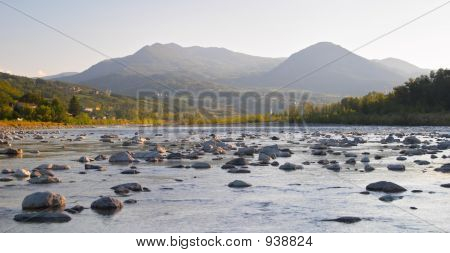 Solnedgang på Trebbia River