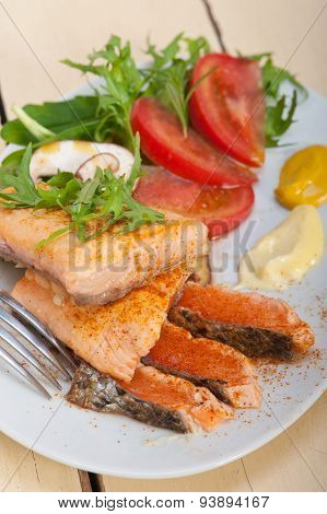 Grilled Samon Filet With Vegetables Salad