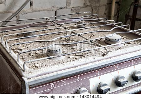 Photo of dirty gas stove during the capital repair