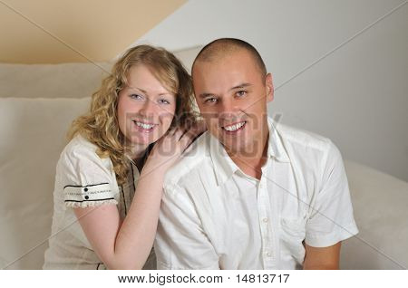 กุมภาพันธ์คู่หนุ่มสาวมีความสุข