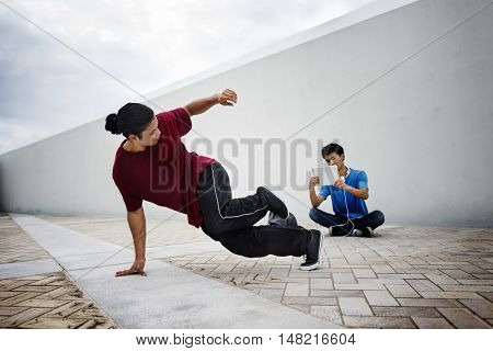 Breakdance Freestyle Hip-Hop Streetdance Teenager Concept