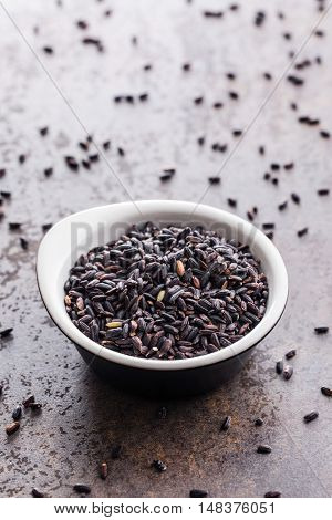 The nerone rice in bowl on kitchen table.