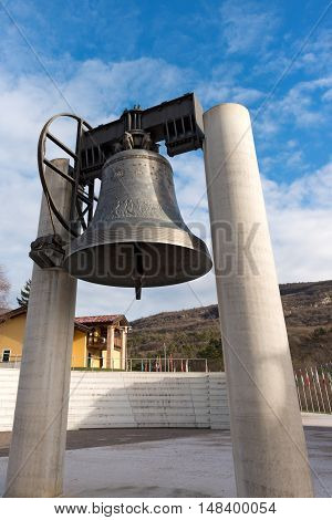 The bell of peace merged with the guns of the 19 nations that took part in the First World War - Rovereto Trento Italy