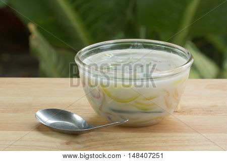 Lod Chong / rice noodles made from rice eaten Pandan with coconut milk / Traditional thai dessert