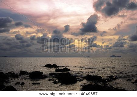 Havet solnedgång. Borneo.
