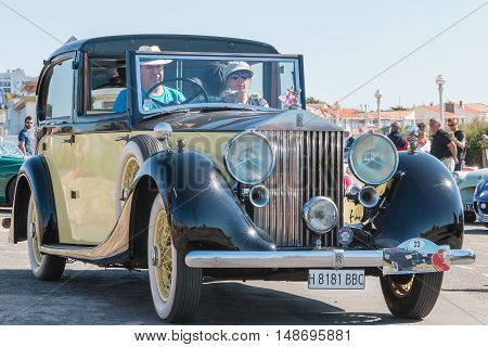 Parade Of Beautiful Old English Cars