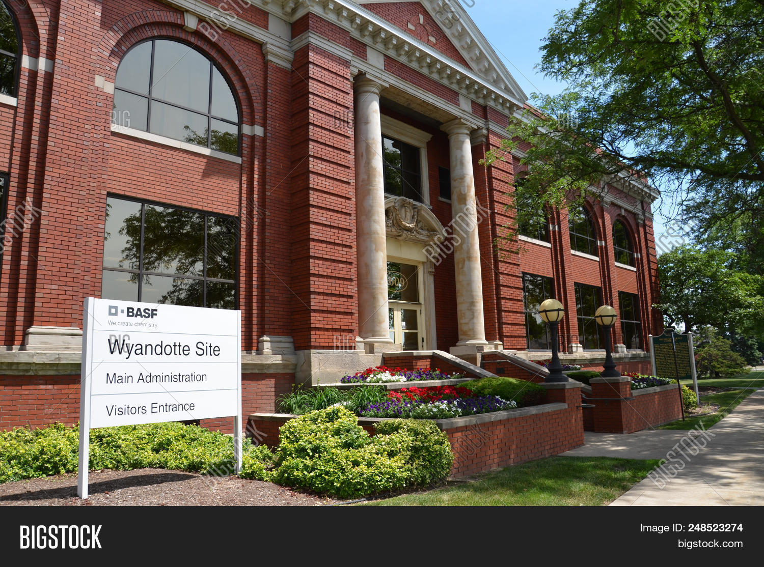 Wyandotte, Mi / Usa Image & Photo (Free Trial) Bigstock