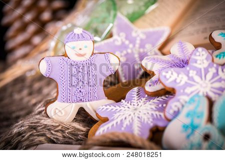 Gingerbread Christmas Cookies, Snowflakes An Gingerman. Knitted Scarf And Cinnamon Sticks. 2019 New 