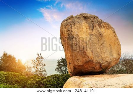 Wonderful Stones, When The Wind Blows, The Stone Body Shakes Left And Right. China Zhangzhou.