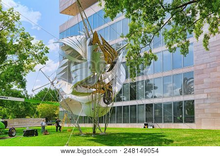 Washington, Usa, Artistic Installation In Front Of Art Research Library.