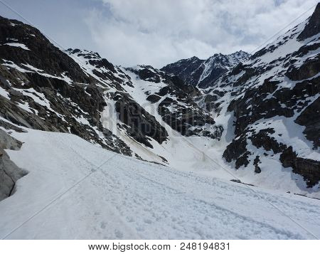 Beautiful Early Spring Skitouring In Otztal Alps